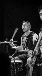 POV the music hits your face 🤣🥁
📸 @alte.photo
#drummers #drumming #musicface #faceoftheday #torontomusician #torontomusic #drumface #drumfam