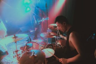 Congratulations to @whoisrune on a fantastic SOLD OUT FIRST SHOW at @rivolitoronto! Thank you so much for having me on board this project and for putting your trust in me throughout ❤️ Thank you @alexmcfarland for bringing me in, and to @zeberek.mp3 & @mavsimard for locking everything in (and keeping me locked-in) even beyond the stage and during rehearsals.
Special shoutout to @terrance.pettitt for laying down SOLID drums on the record (very nice meeting you!)
Always, thank you @vratim @loscabosdrumsticks @64audio @protectionracket for keeping me well-equipped and prepared for shows! Final shoutout to @mapexcanada for building solid kits that cut the mix so well that FOH told me to play quieter during sound check 🫨
Go listen to the DEPTH PERCEPTION EP by RUNE now.
📸 @carlyboomer